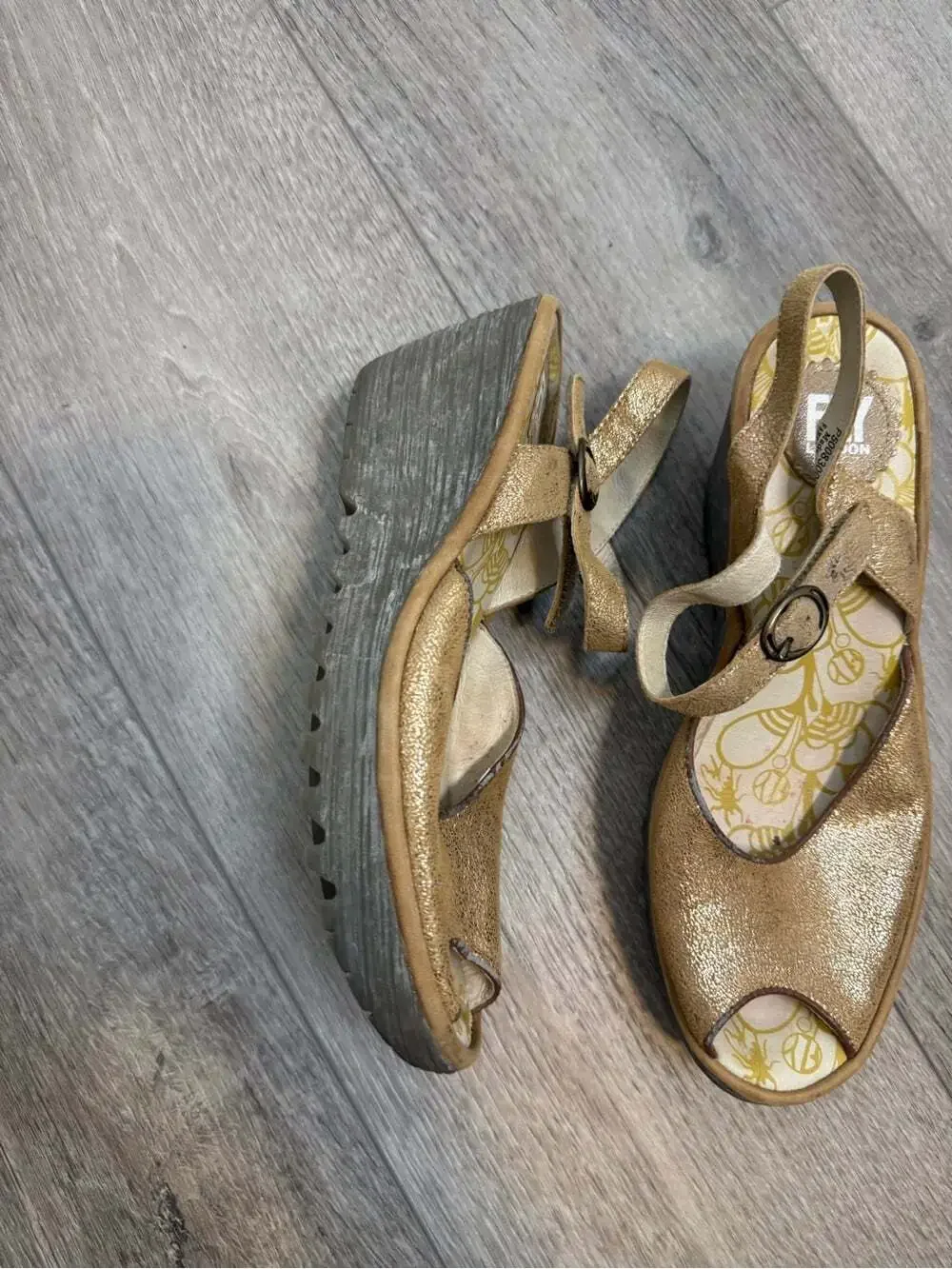 FLY LONDON Leather Yora Wedge Sandals in Metallic Gold Sz US 39